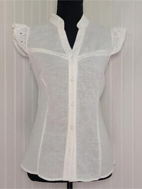 Tweeds White Sleeveless Eyelet Ruffle Button-Front Blouse